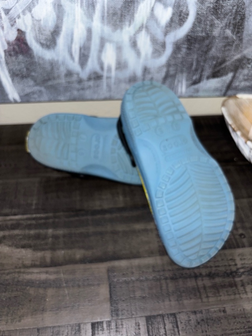 Crocs Kids' Classic Despicable Me Minion Clogs SZ 5 - Picture 6 of 8